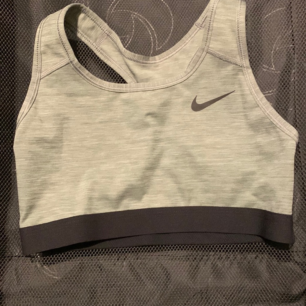 Nike training sports bra. Grey.